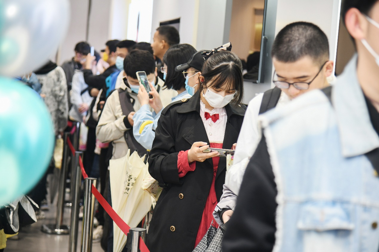最宠粉的手机品牌？一加Ace2原神定制礼盒Pop-up快闪活动八城同庆(图6)