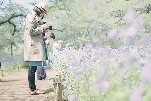 2018经典情感说说短语 幸福不要晒出来，晒多了就(图1)