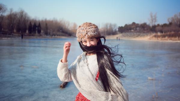 比较唯美的句子 心是个连自己都控制不住的东西(图1)