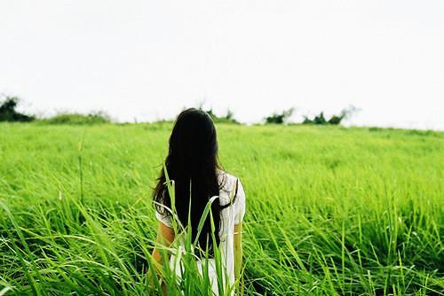 致青春的爱情说说 故事总是太美，结局却又太难(图1)