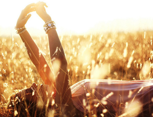 爱情就像烟花的绽放，再美丽也是一瞬间的华