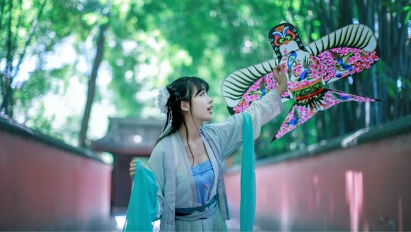 请坚强一些,坚持那些梦想,无视那些悲伤 (图1) 请坚强一些,坚持那些梦想,无视那些悲伤 (图1)