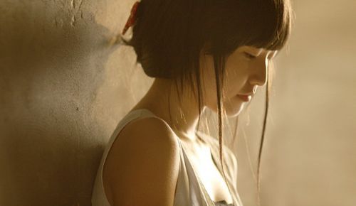 微信朋友圈伤感说说心情短语 (图1)
