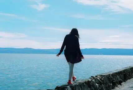 关于悲伤的说说 我们从没有忘记过真相,只是我(图1) 关于悲伤的说说 我们从没有忘记过真相,只是我(图1)