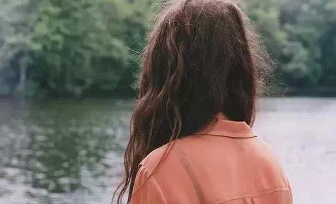 慢慢发现，爱一个人就是毁掉原来的自己 说