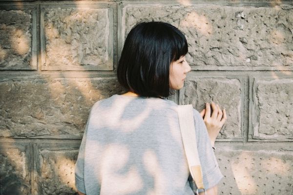 有时候，宁愿伤自己，也不愿伤女人 (图1)