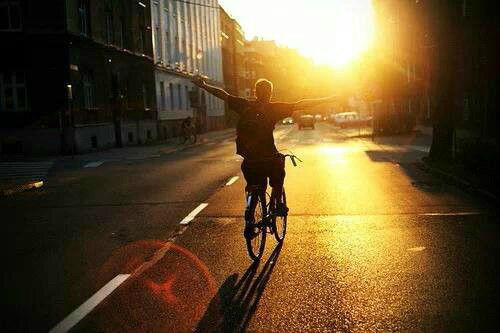 一个是华丽短暂的梦,一个是残酷漫长的现实 (图1) 一个是华丽短暂的梦,一个是残酷漫长的现实 (图1)