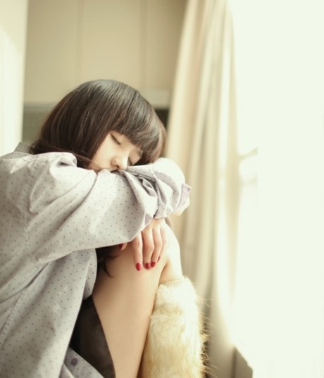 伤感一句话经典语录 坚强不是心变硬,是泪在打(图2) 伤感一句话经典语录 坚强不是心变硬,是泪在打(图2)