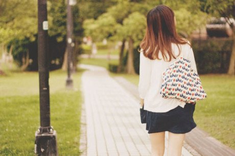 空间说说带图片女生 女生伤感心情说说图片 (图6) 空间说说带图片女生 女生伤感心情说说图片 (图6)