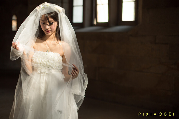 有一种爱，明知无前路，心却早已收不回来 