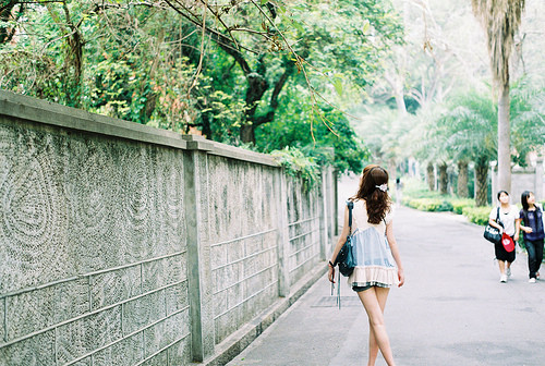 qq心情文字 对谁仍有爱意，就对谁仍无能