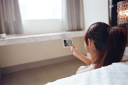 宁静的夜，给添增了一份孤独，一份寂寞 说(图1)