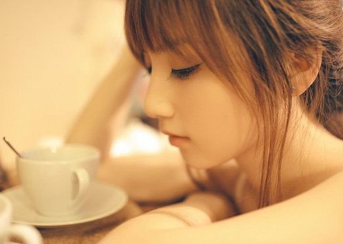 青春的句子说说 语言无力时，让沉默发声 说(图1)