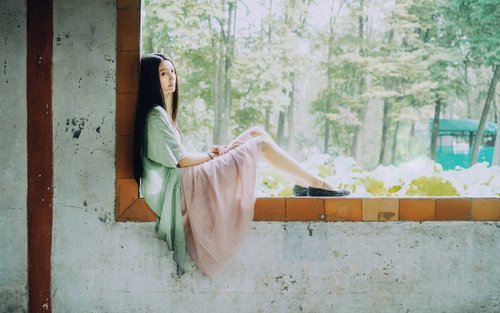 qq说说经典心情语句 就算世界荒芜,总有一个人(图1) qq说说经典心情语句 就算世界荒芜,总有一个人(图1)