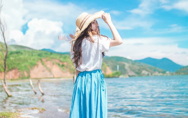 扣扣可爱说说 别因为寂寞而错爱，也别因为错爱(图1)