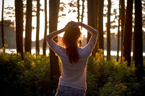 拼命的挽留，最后却换来一句请放开手 