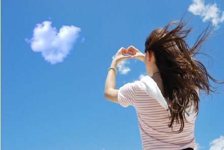 qq喜欢一个人的说说心情短语 (图1) qq喜欢一个人的说说心情短语 (图1)