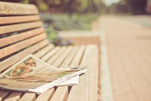 一个人寂寞的说说 一个人还在幻想，还在等