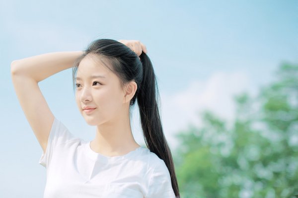 QQ经典心情说说 每个人心里，都有个过不