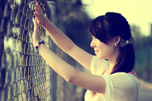 好听的空间说说 人这一生想的多了实在是太累了(图1)