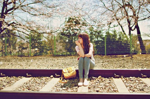 每一个矜持淡定的现在，都有一个很傻很天真的(图1)