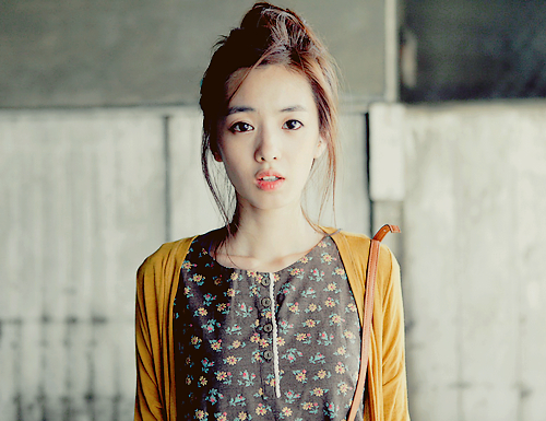 qq唯美的心情说说 一个人害怕孤独，两个人害怕(图1)