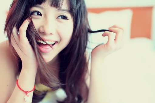 关于微笑的说说 (图1)