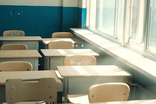 腾讯QQ说说 人生两条路，一条用来实践，一条用(图1)