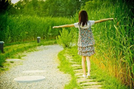 比较感性的句子 做自己的太阳，无需谁的光 (图1)
