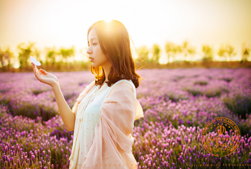 QQ空间说说个性句子 养自己养得起的女人