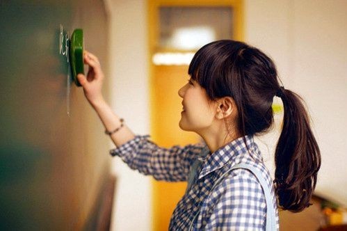 说不出口的爱，终将是一场无奈 忧郁的心情说说(图1)