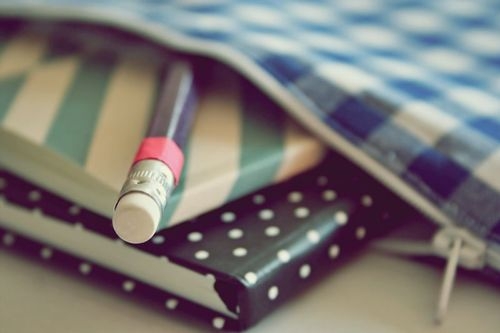 90后个性经典的qq短说说 LOL毁了我男人 (图1)