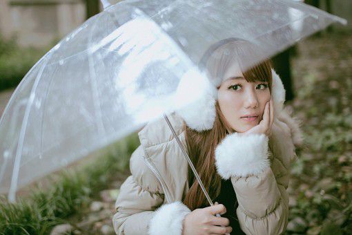 关于青春的句子 爱情算个屁，姐，瞧不起 说(图1)