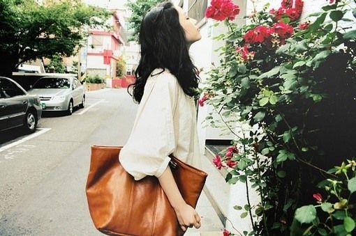 人气最高的说说 我知道没人懂，所以我不喊痛(图1)