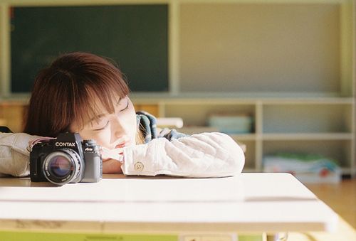 2018霸气超拽个性心情说说 爷们不狠，