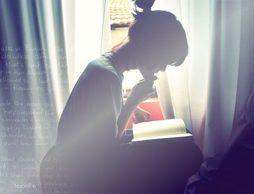 一句话经典说说：喜欢谈论你的，往往是那些不(图1)