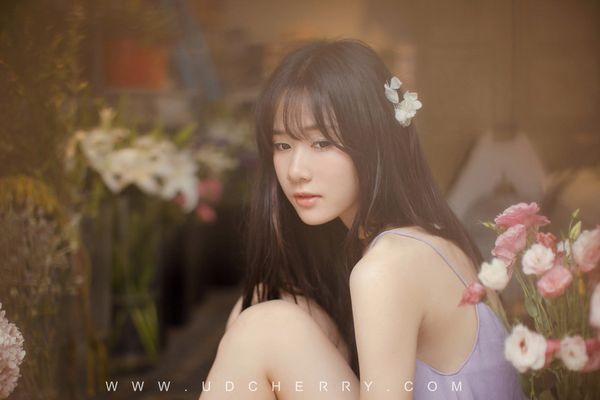 悲伤文字图片 别哭出声，很多人等着看你疼 (图5)