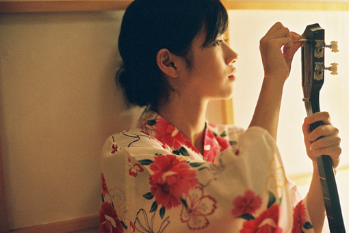 张爱玲经典语录大全 无用的女人是最最厉害的女(图1)