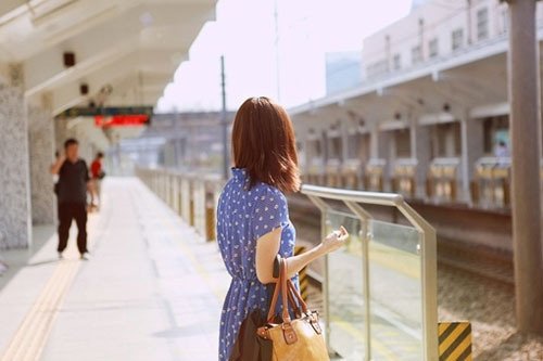 描写赞美三八妇女节的句子_祝福语 (图1)