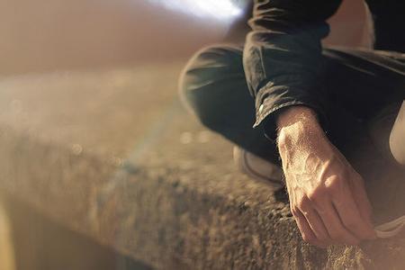 快乐有三法：舍得、放下、忘记。_伤心的话(图1)